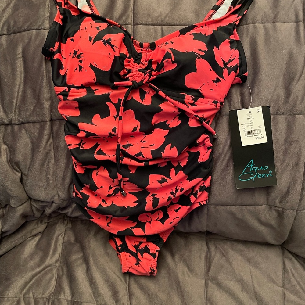 Aqua green women’s small (4/6) bathing suit